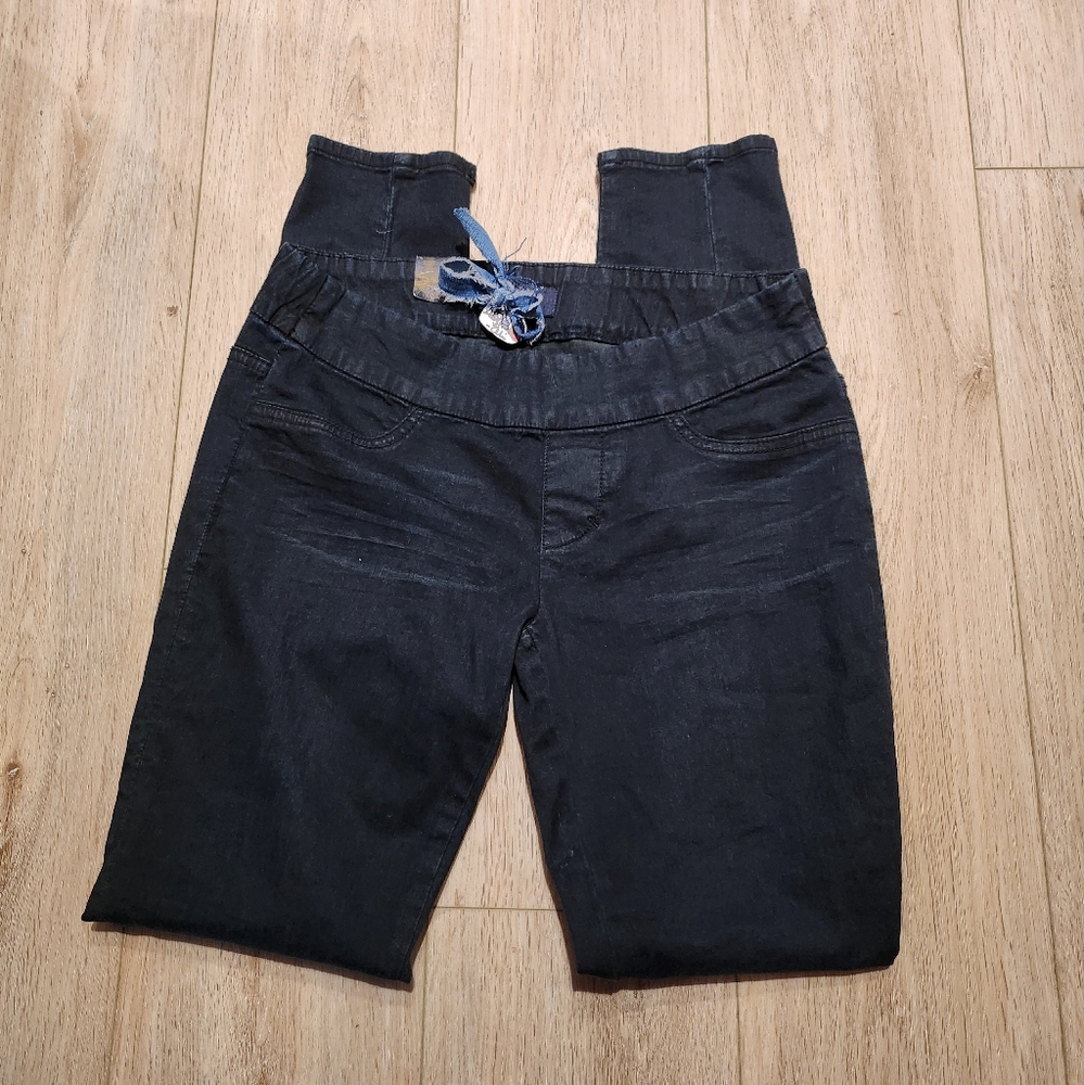 Seven7/Stretch Pull-On Jeans.  NWT